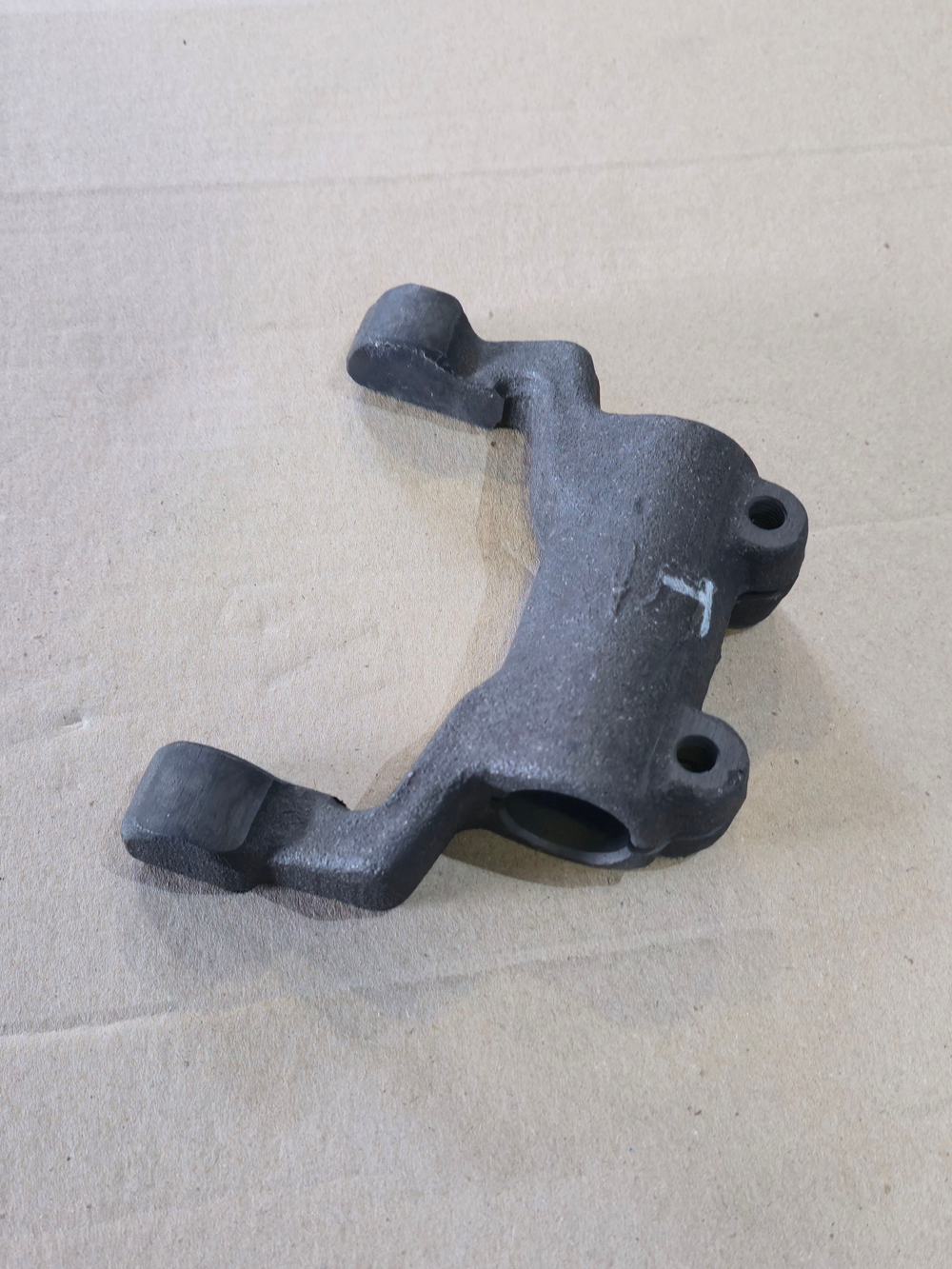 Вилка сцепления ЯМЗ-183 под вал d 28мм АВТОДИЗЕЛЬ