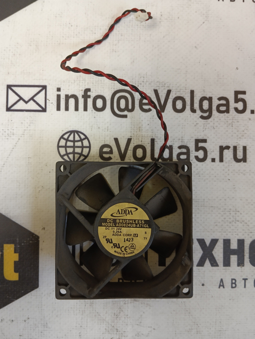 ADDA BRUSHLESS  AD0824UB-A71GL б/у
