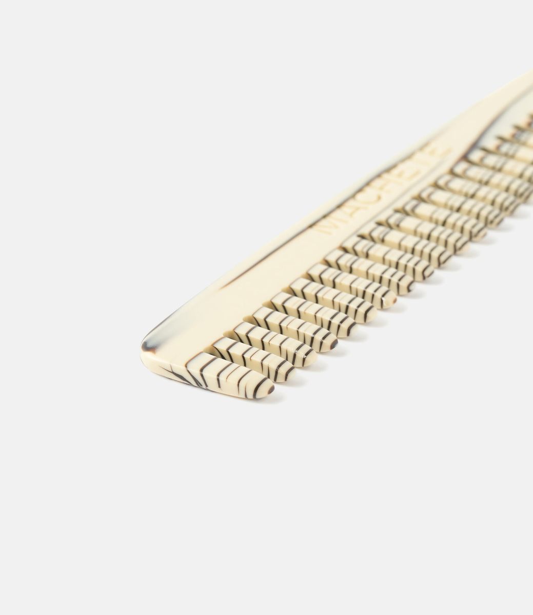 Machete No.3 Comb in Ganache — расчёска из ацетата