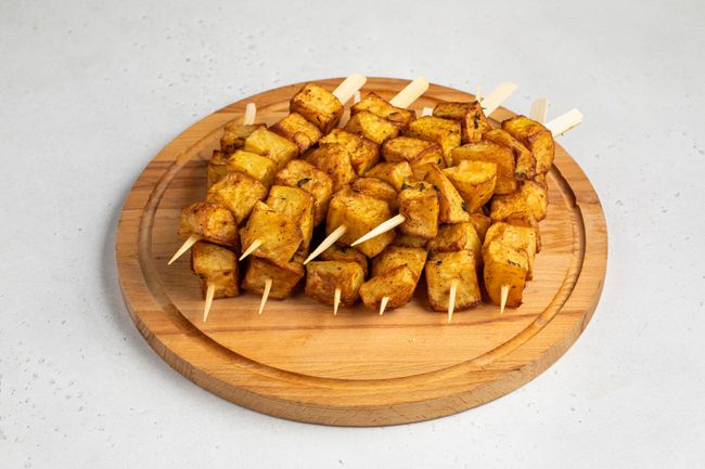 Печеный картофель на шпажках, 10 шт.