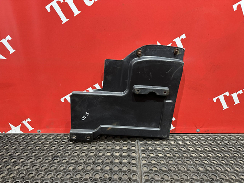 Подкрылок передний левый