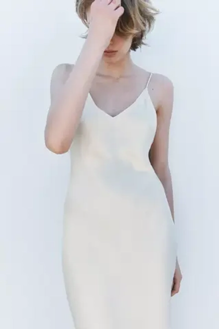 ZARA АТЛАСНОЕ ПЛАТЬЕ МИДИ — LIMITED EDITION, ЖЕЛТОВАТО-БЕЛЫЙ