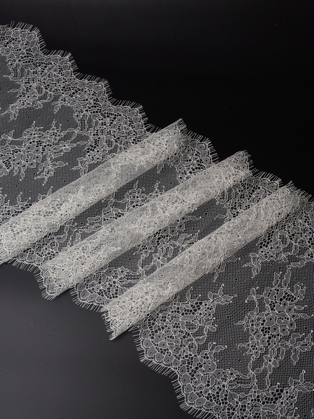 Кружево шантильи шампань неэластичное ширина 23 см длина 0.9 м