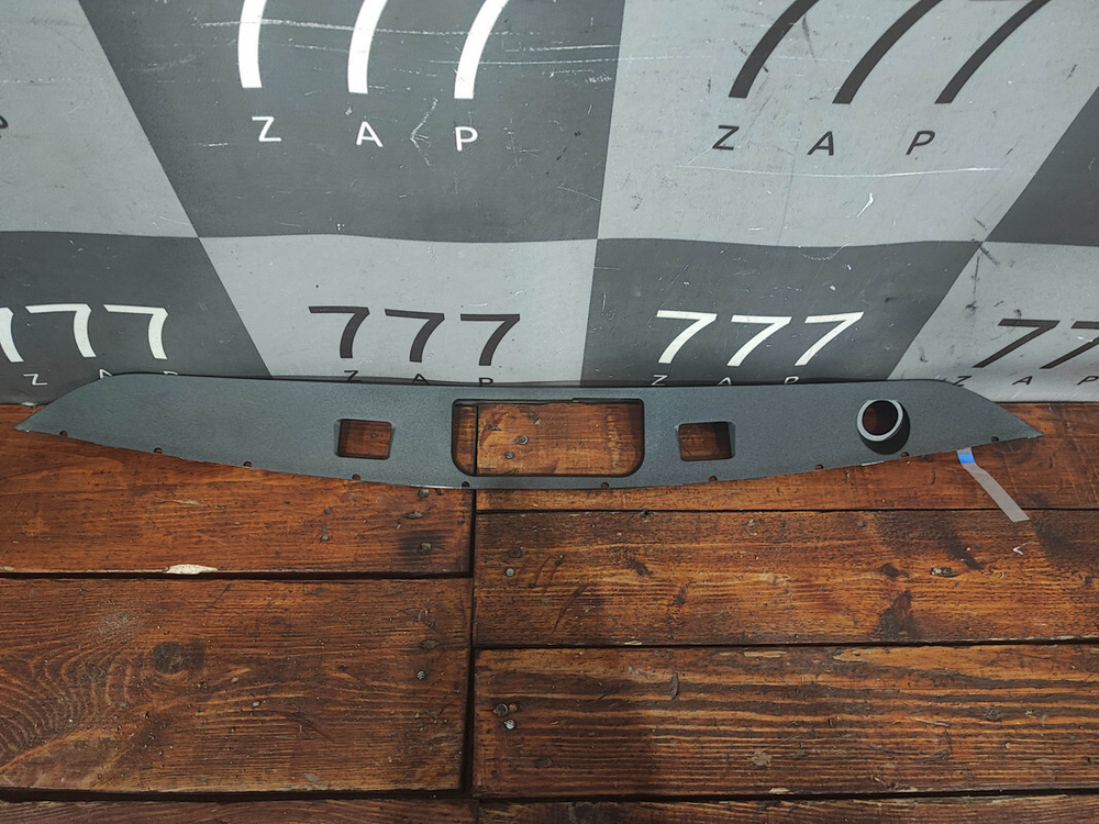 Накладка крышки багажника Mercedes S (W222) Новая Оригинал A2227500500