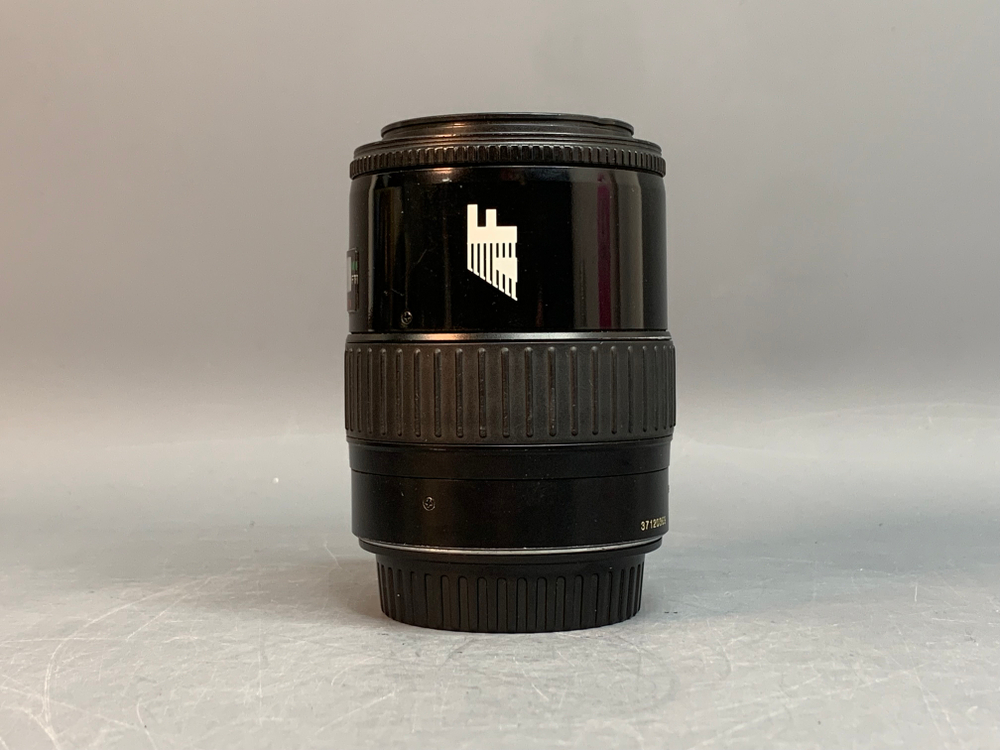 Vivitar 70-210mm f/4-5.6 Canon EF