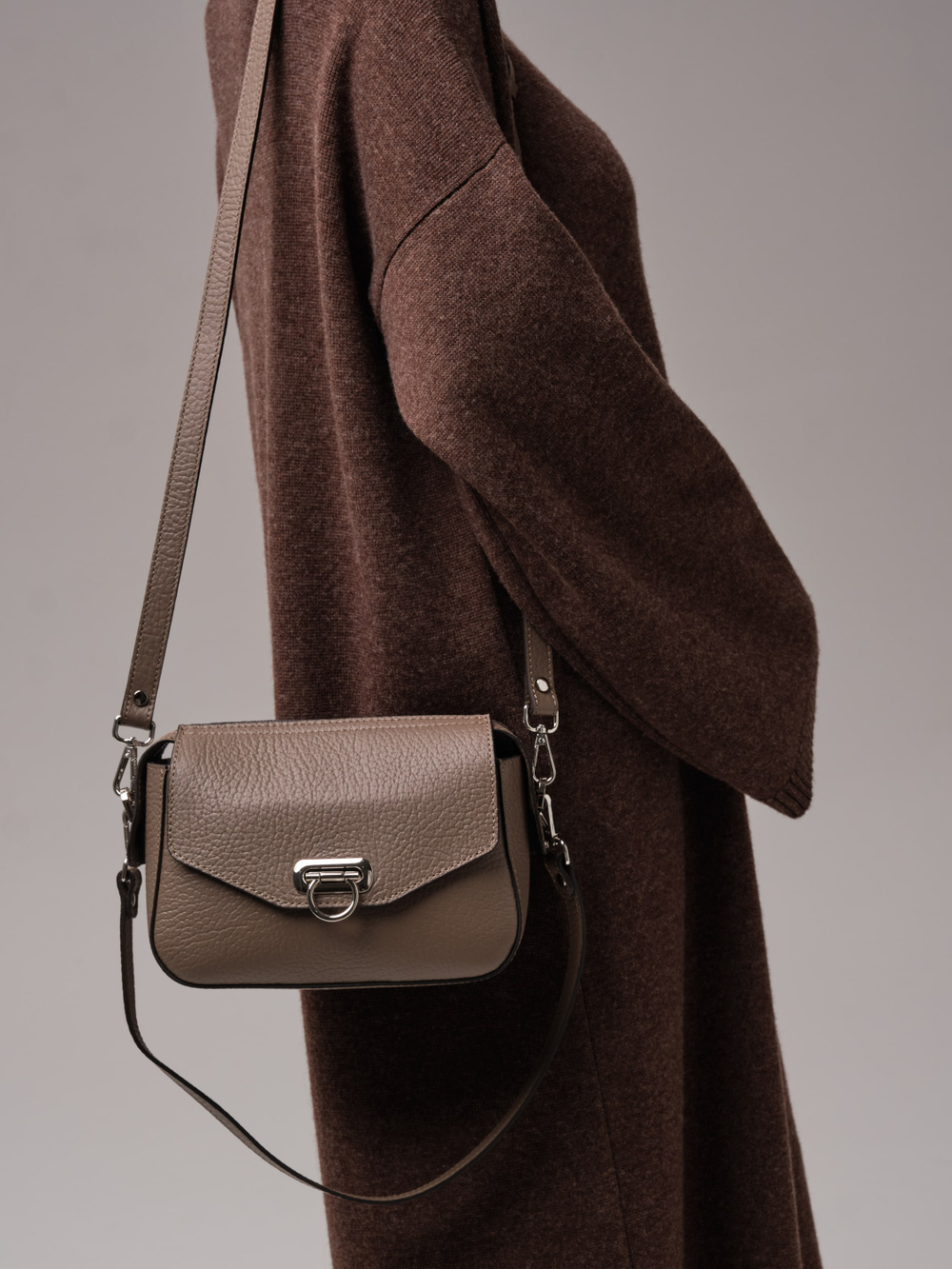 Женская сумка кросс-боди Azaro тауп соло