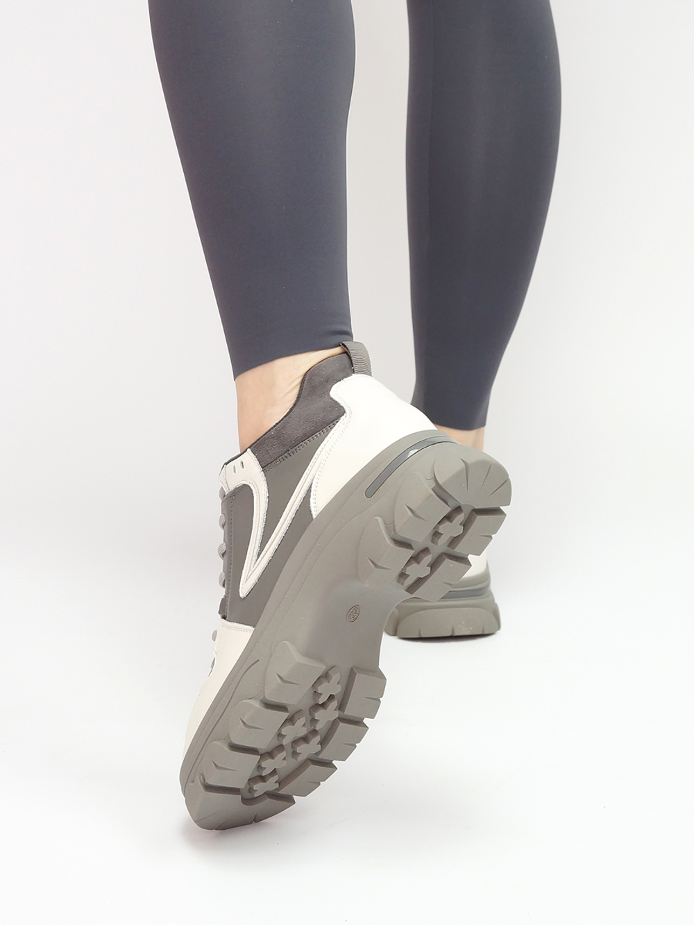 Кроссовки женские демисезонные