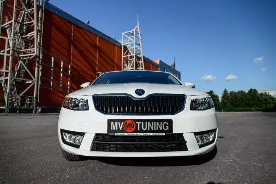 Вставки переднего бампера в стиле RS для Skoda Octavia III