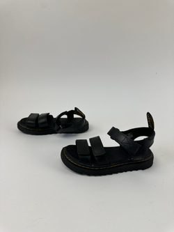 Сандалии Dr. Martens