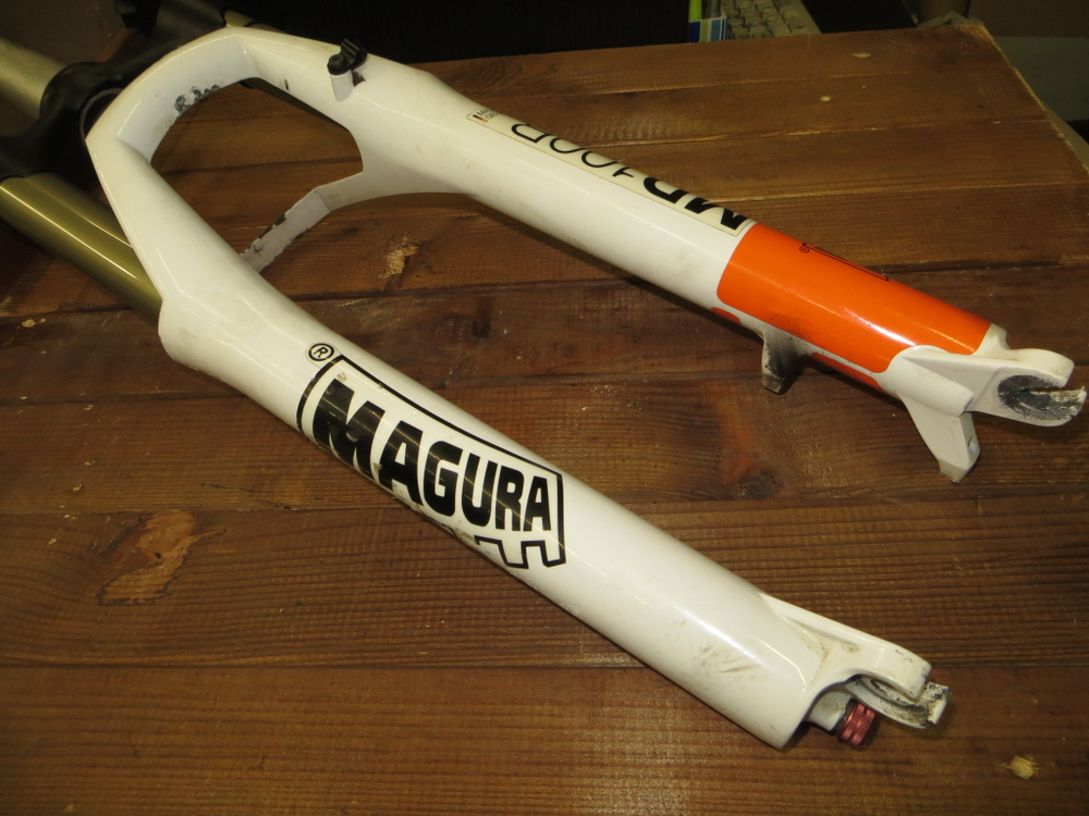 Вилка Magura MD100R