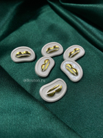 Пуговицы Скиапар. глянцевая золотистая "Губы" кремово-бежевая эмаль