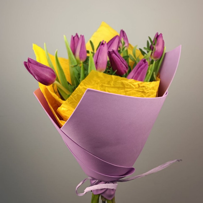 Букет из 9 Тюльпанов с Зеленью