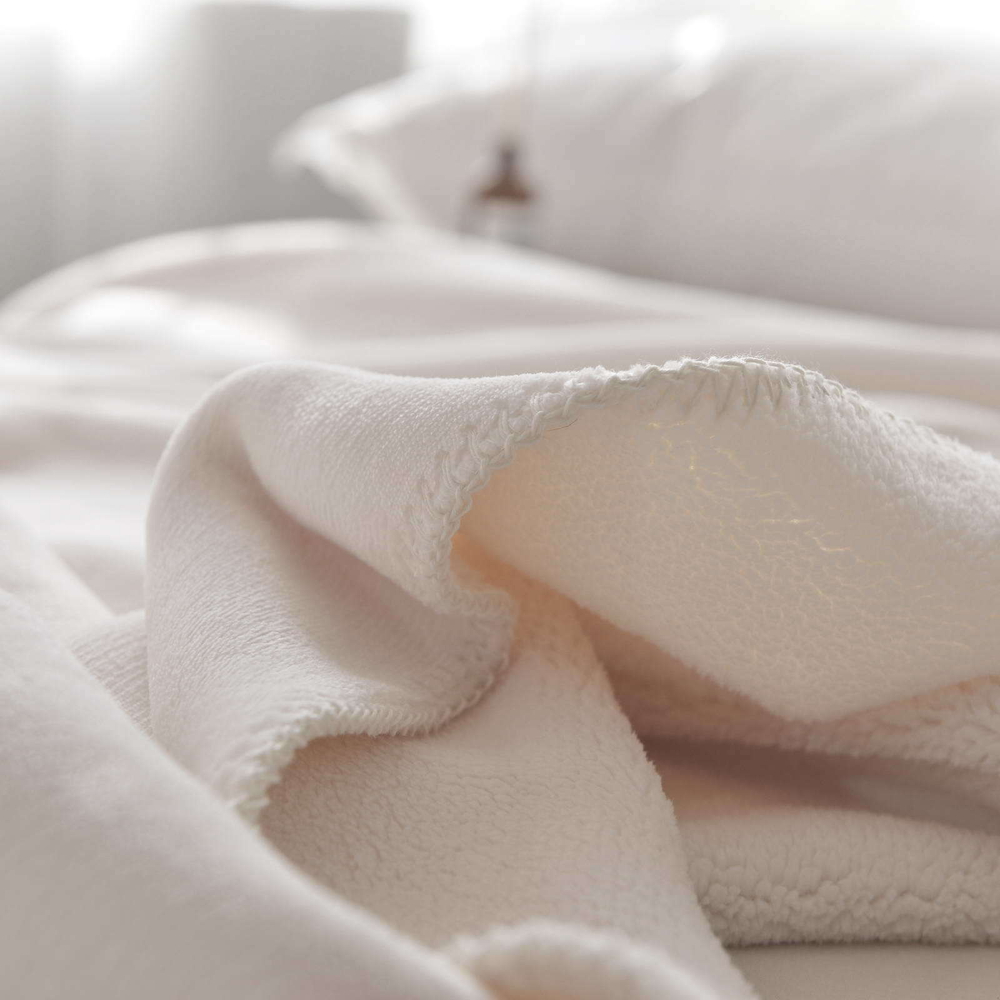 Покрывало 160х220 Sofi De MarkO София молочное