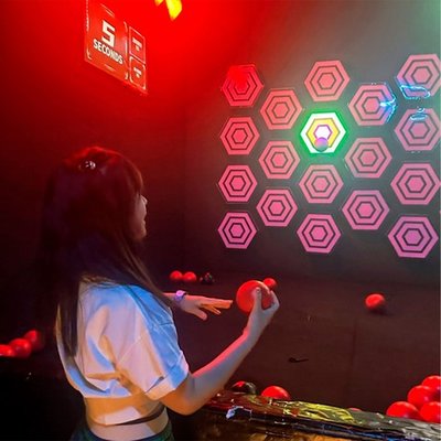 Интерактивная стена «Метатель»