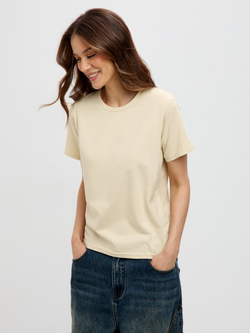 Классическая базовая футболка полуприлегающего силуэта