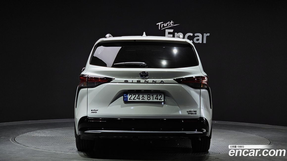 Toyota Sienna 4 Generation 2.5 Hybrid AWD (05.2023)