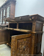 Старинный комод в стиле ренессанс