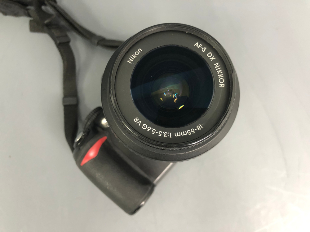 Nikon D3100 + kit 18-55mm 3.5-5.6G VR 48.000 кадров