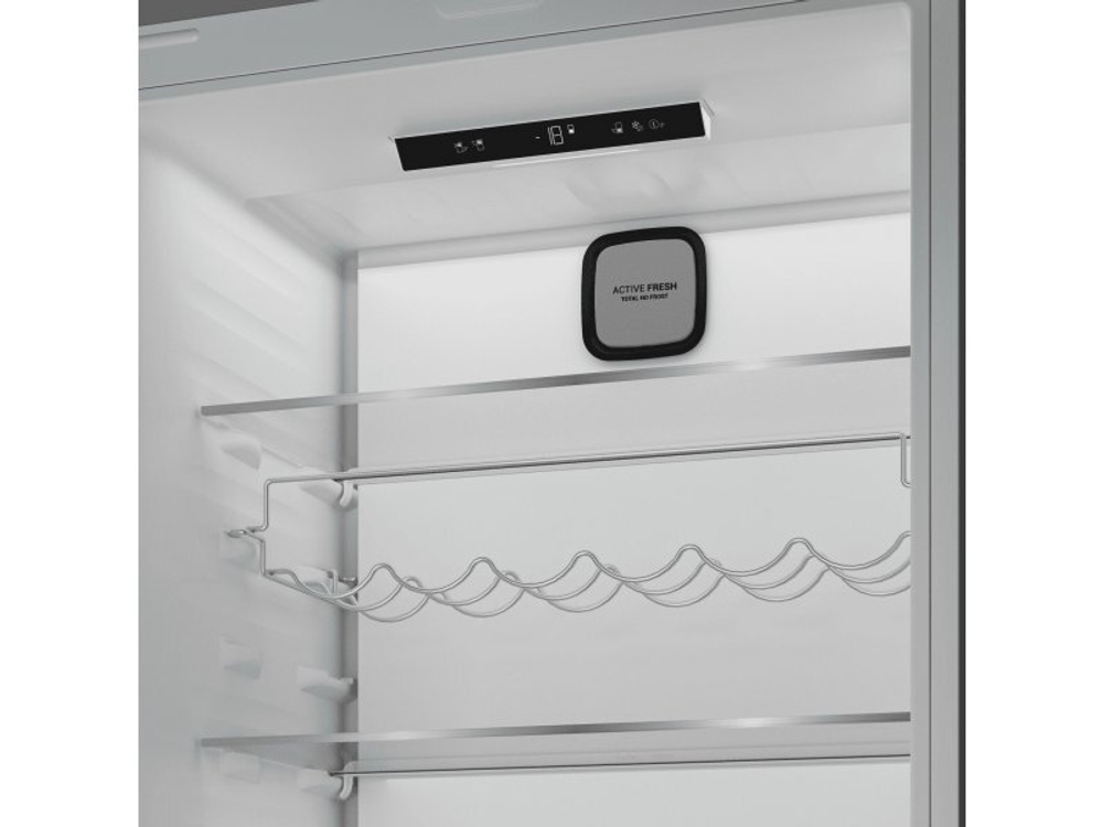 Встраиваемый холодильник Hotpoint HBT 400I