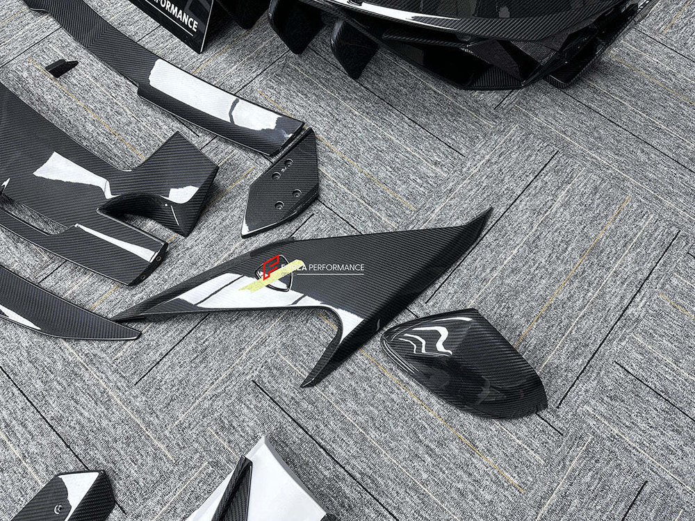 Обвес переделка для Lamborghini Urus 2018 в Urus S Performante Ламборгини Урус