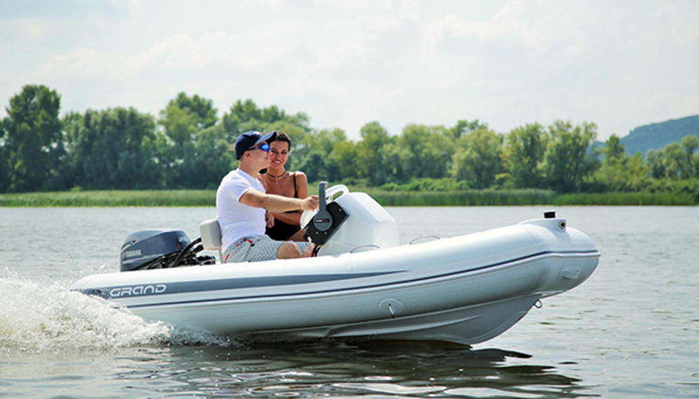 Лодка РИБ GRAND SILVER LINE S300L