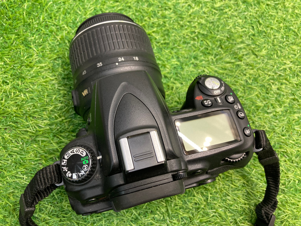 Nikon D90 kit 18-55mm 3.5-5.6G VR 14.500 кадров
