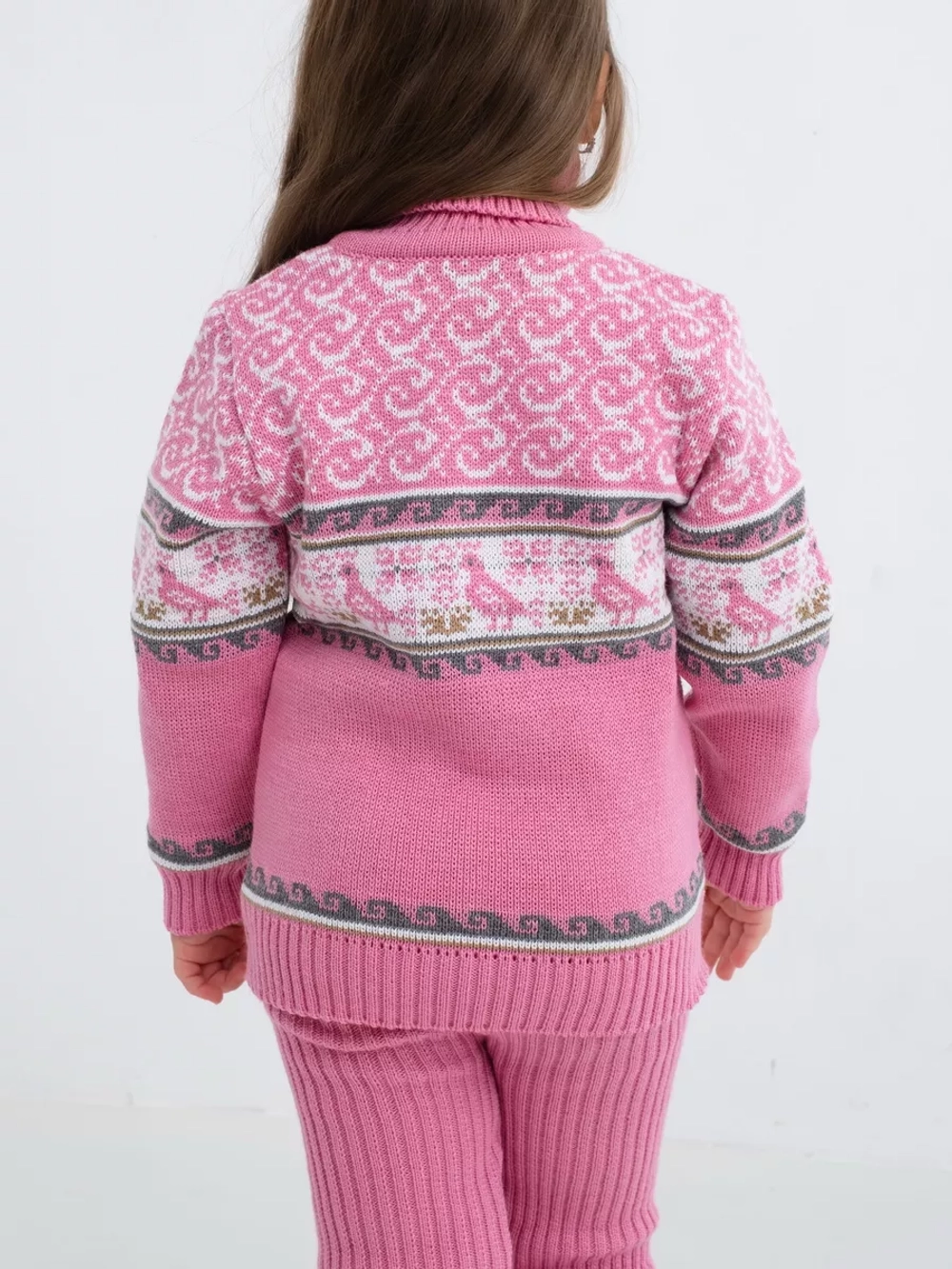 Свитер вязаный с горлом