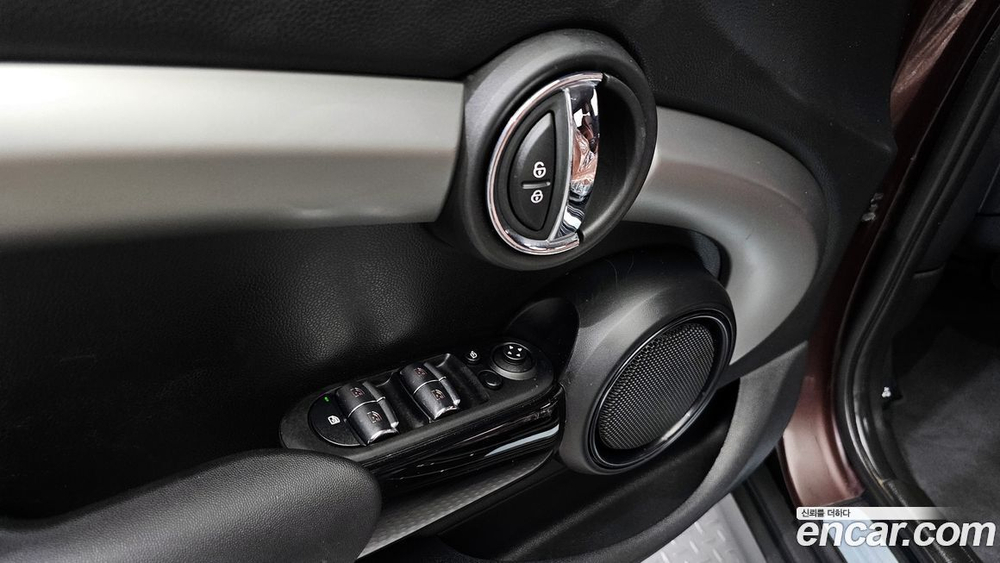Mini Cooper 5 дверей Pure 버건디 Editions (09.2019)