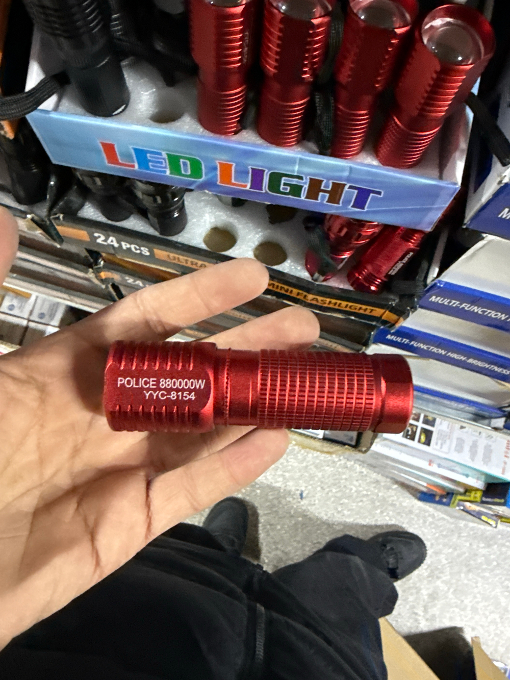 Фонарик ручной YYC-8154 (батареечный)