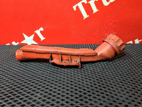 Горловина маслозаливная