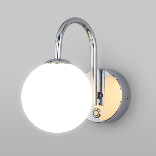 Настенный светильник со стеклянным плафоном 360/1 хром