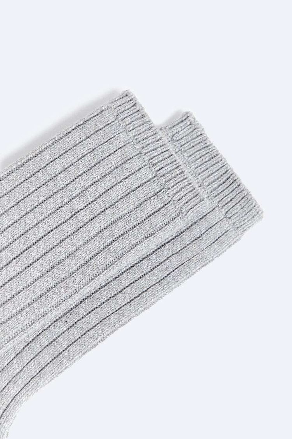 ZARA НОСКИ ИЗ РЕЛЬЕФНОЙ ТКАНИ В РУБЧИК, СЕРЫЙ