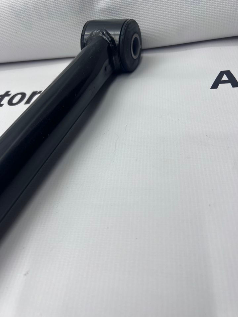 Задняя поперечная тяга Митсубиши Паджеро. 4121A120. Оригинал.