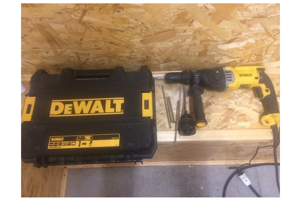 Перфоратор DEWALT D25144 K, 900 Вт