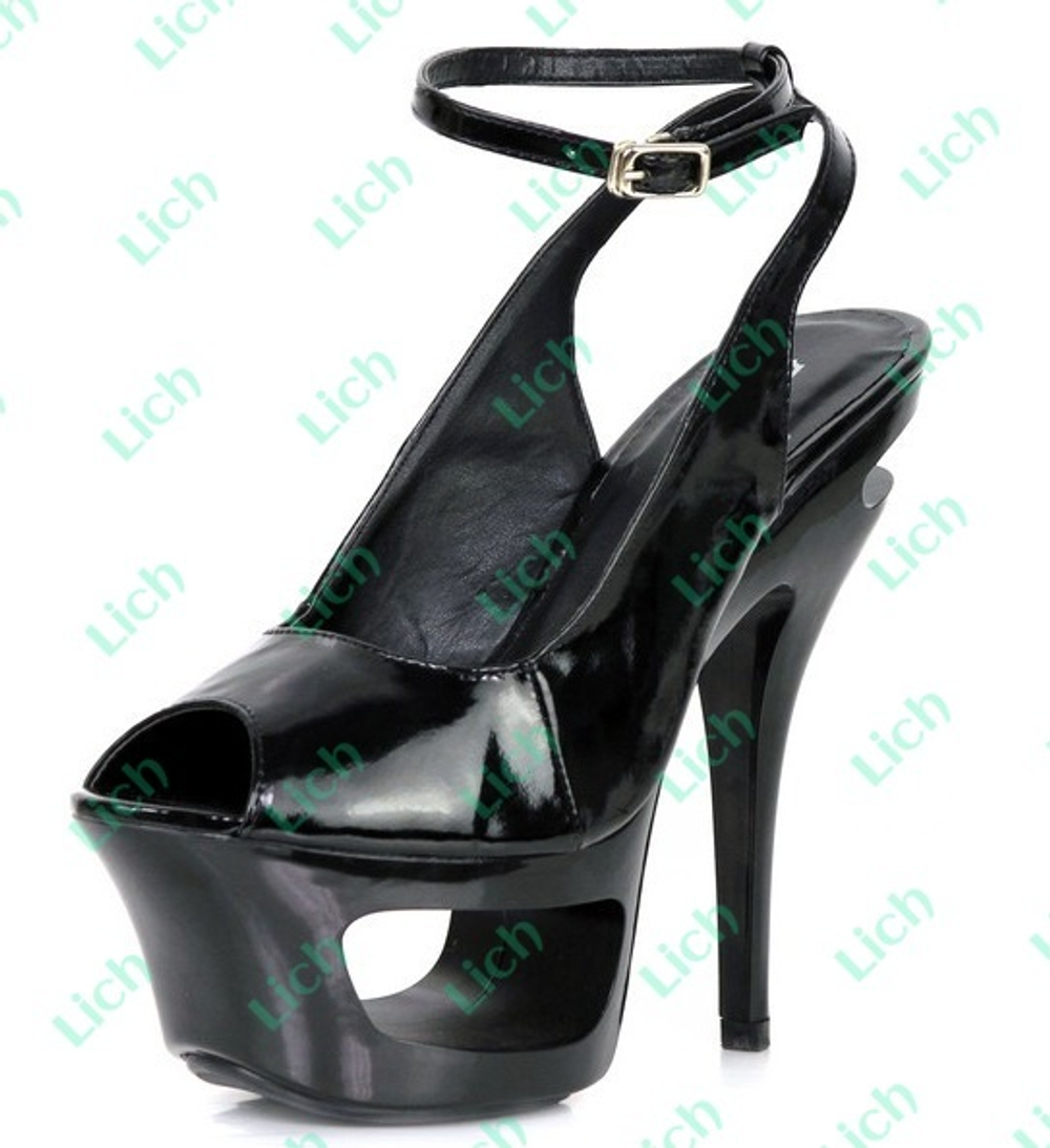 Оригинальные туфли с фигурной платформой