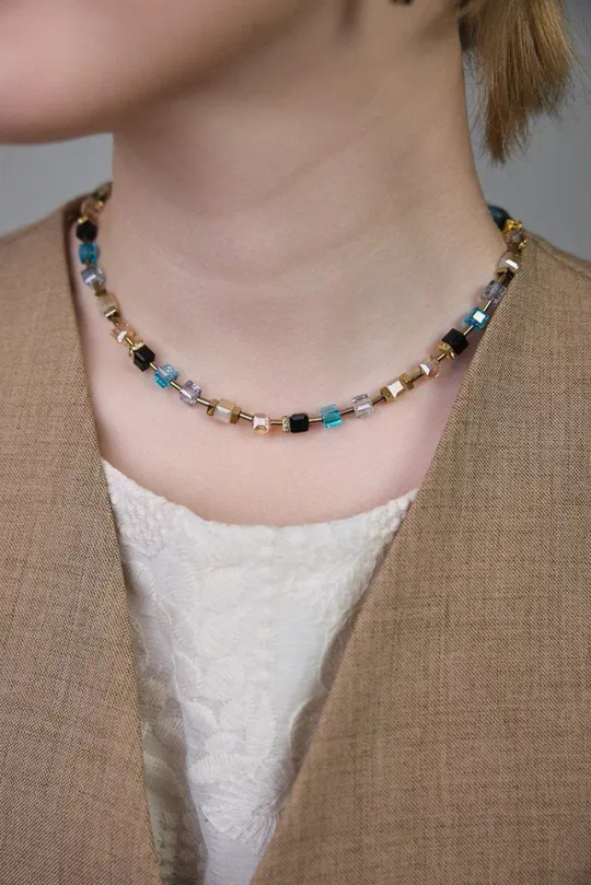 Колье кубики Swarovski микс: голубой, черный, телесный, молочный, гематит, оттенок золото