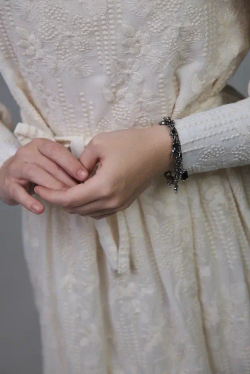 Браслет "Амора" из гематита с черным цирконом, оттенок серебро