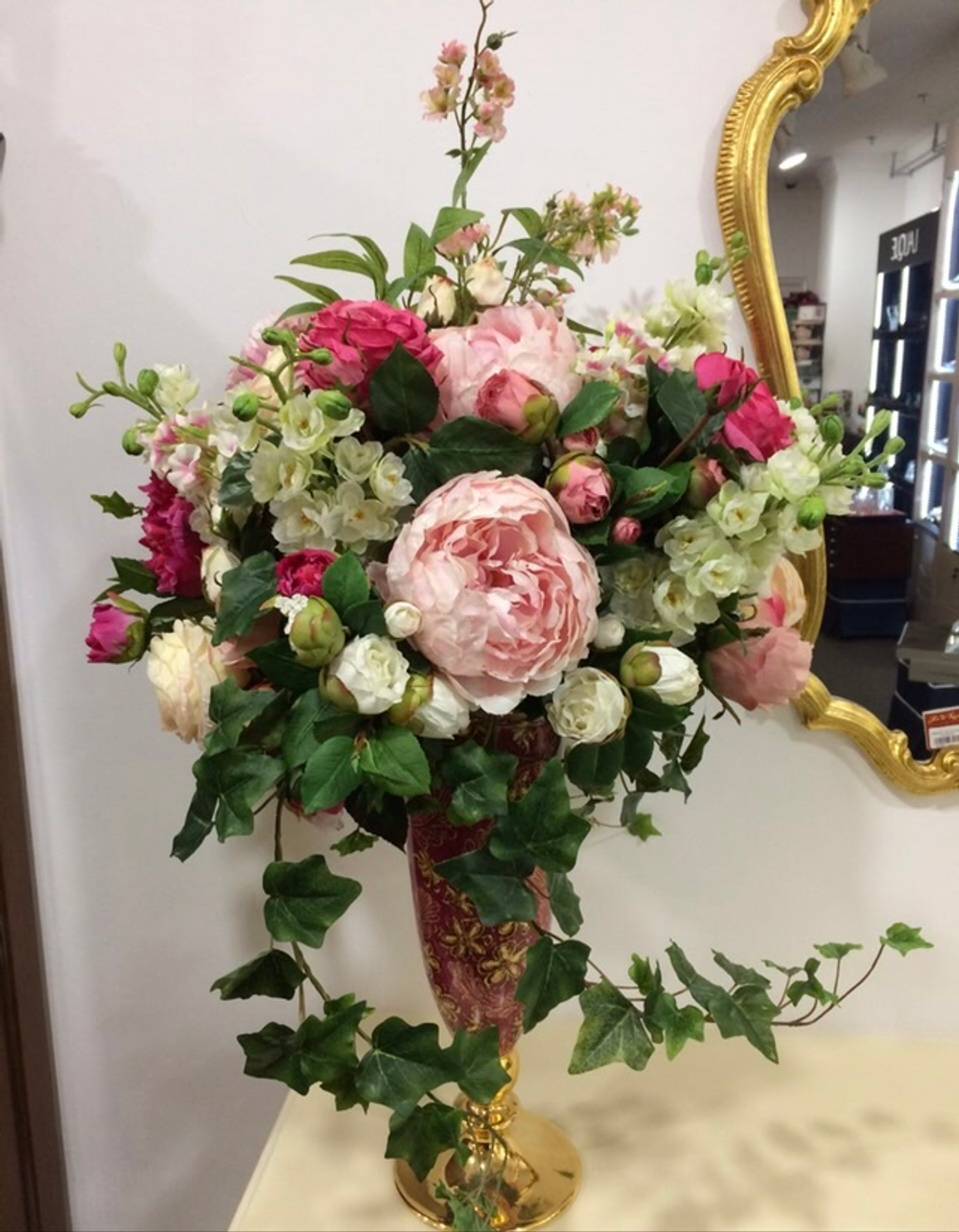 Дельфиниум белый