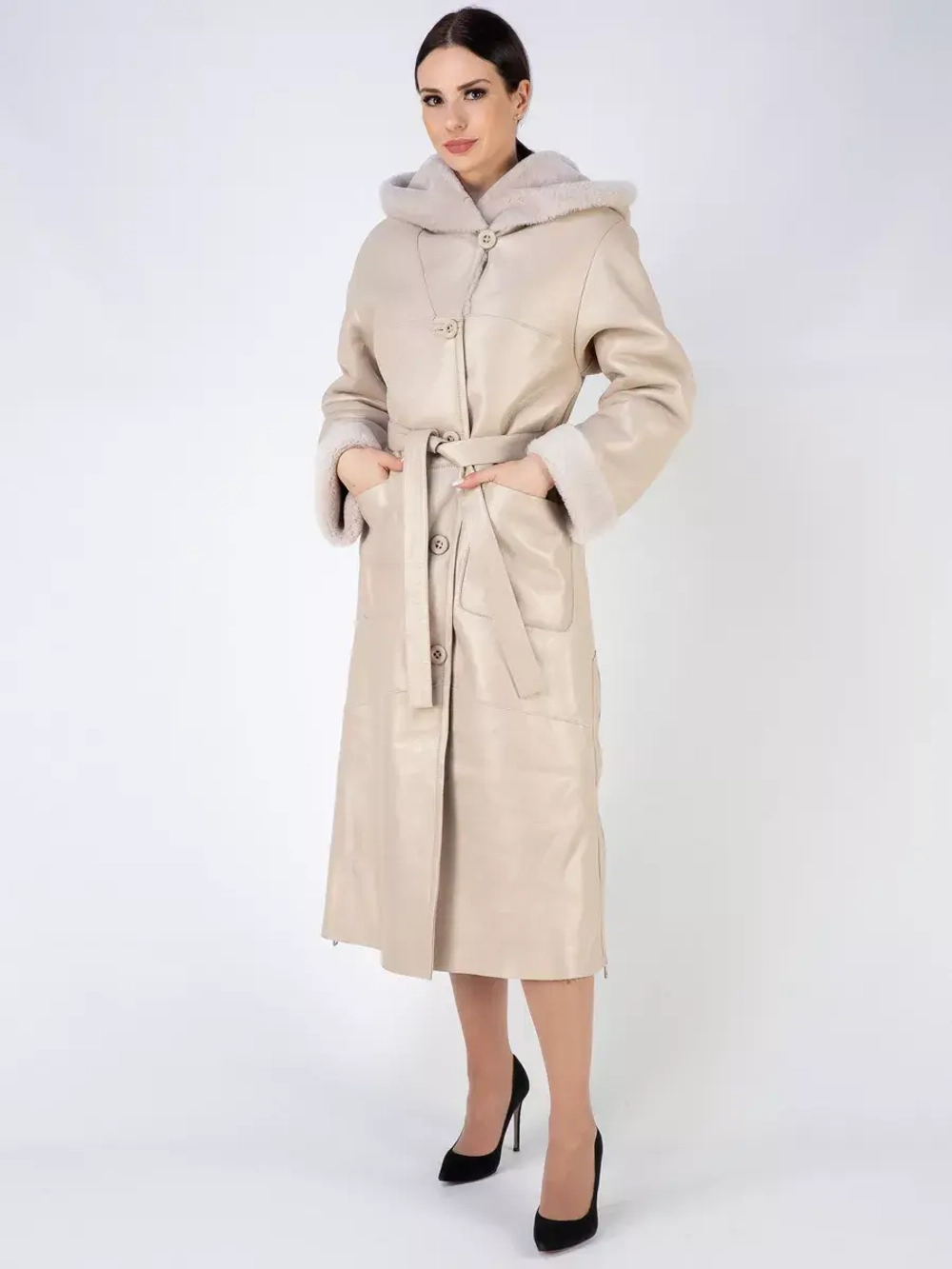 Дубленка зимняя натуральная с капюшоном