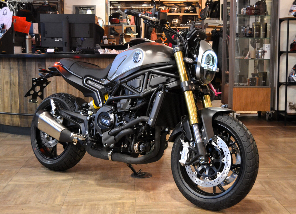 Benelli Leoncino 800 (2023)