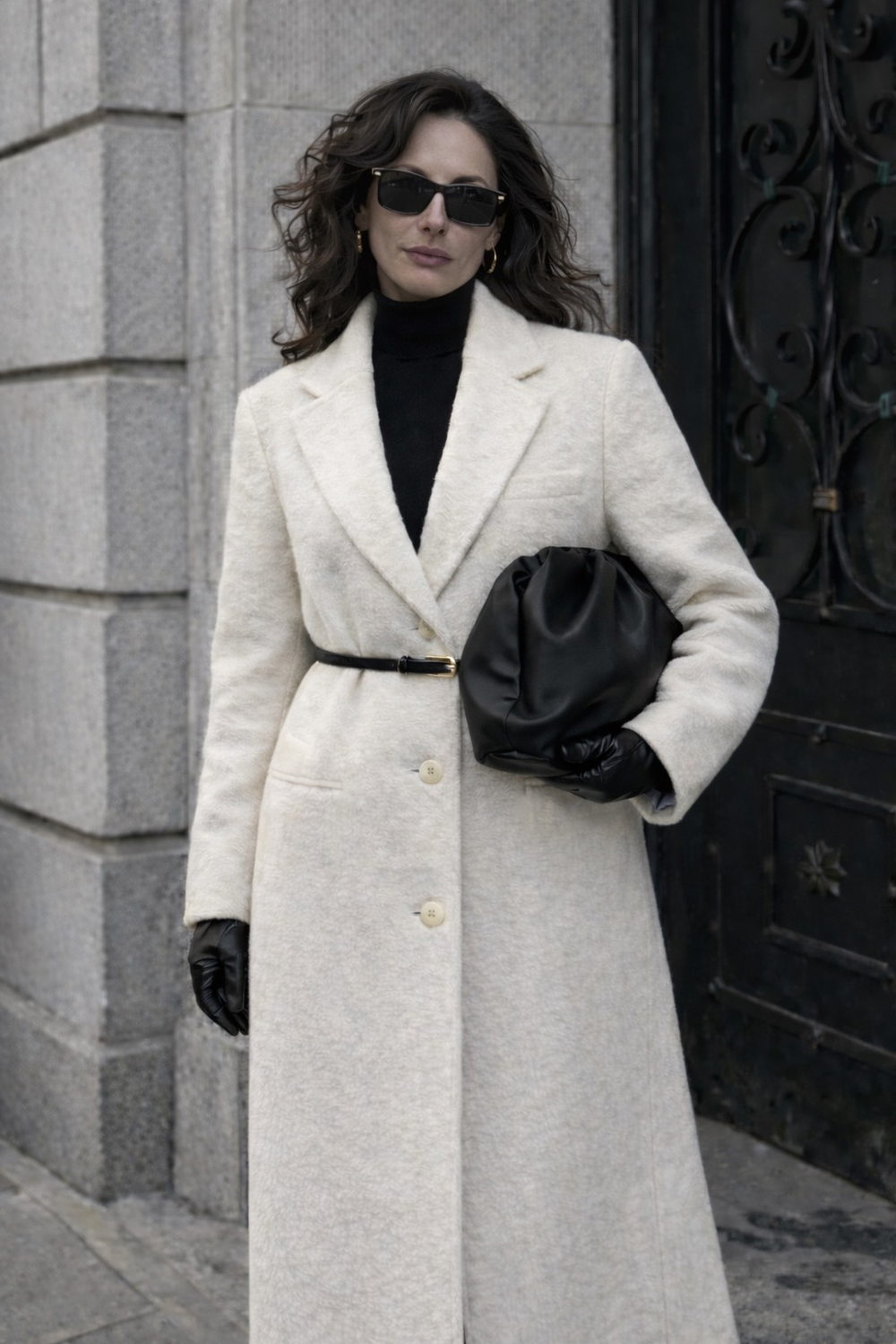 Пальто оверсайз прямого силуэта в кремовом