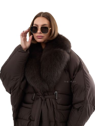 Шоколадный пуховик летучая мышь с мехом песца