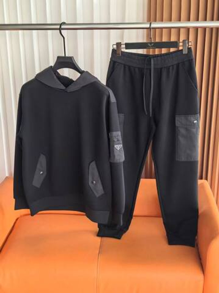 Спортивный костюм Prada