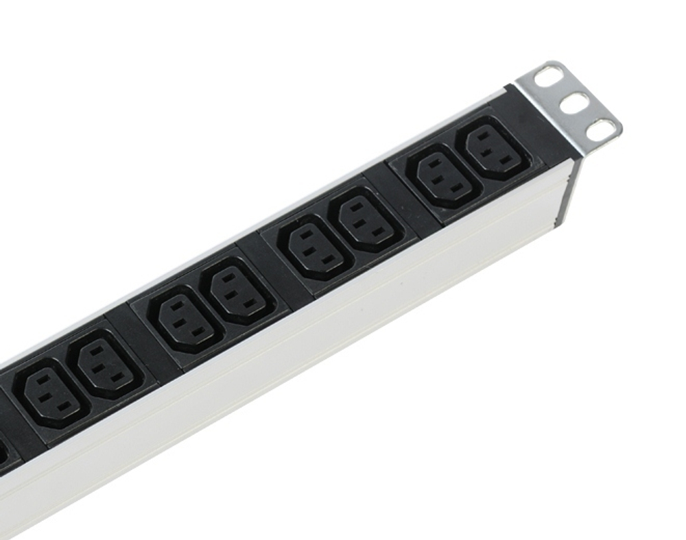Блок розеток  ЦМО R-16-15S-10C13-FI-1820-3