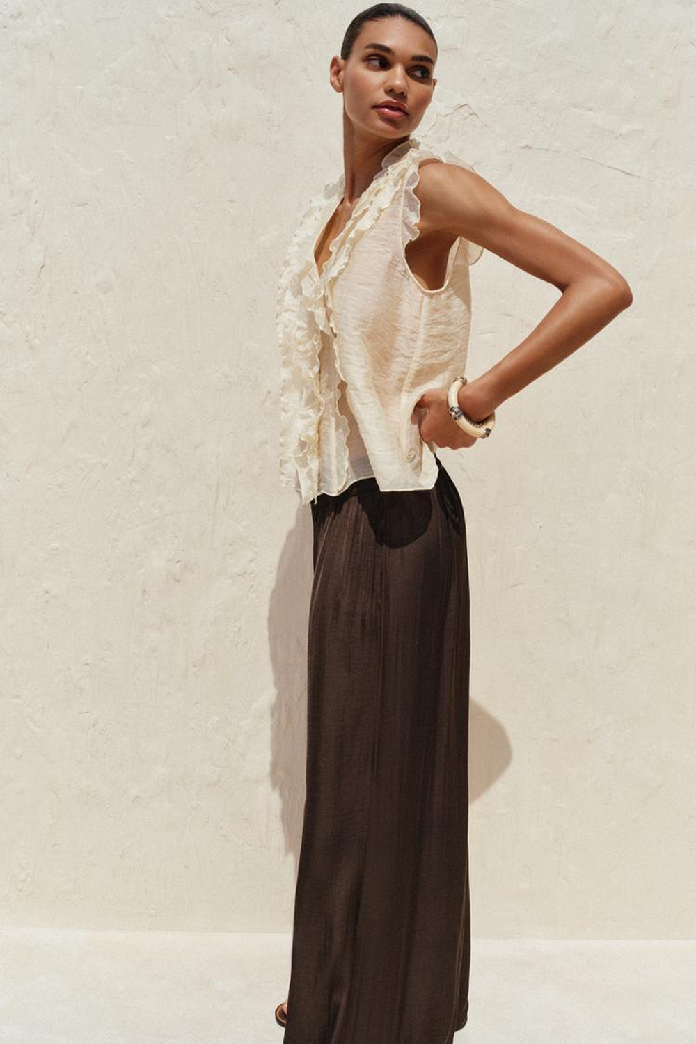 ZARA ПОЛУПРОЗРАЧНЫЙ ТОП С ВОЛАНАМИ, ВАНИЛЬНЫЙ