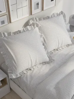 Декоративная наволочка с рюшами, оборками "Лутон" 70х70 см, 1 шт, без молнии