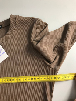 Лонг базового оттенка в рубчик, визуально 42 размер