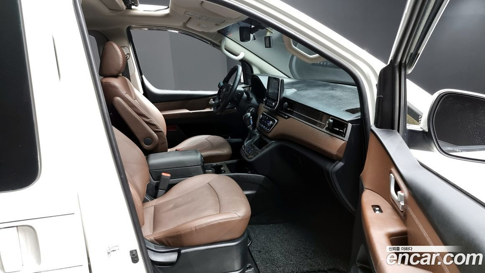 Hyundai The New Grand Starex Urban 9-и местный (01.2020)