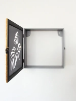 Полка квадратная "Монстера" в багетной раме с дверкой