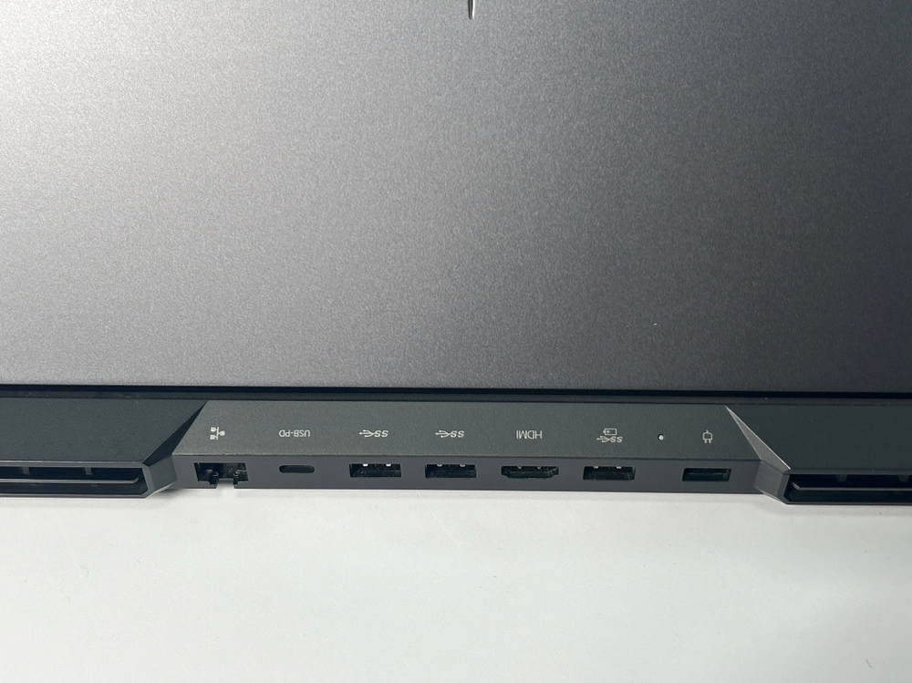 Ноутбук Lenovo Legion 5 Pro 16ACH6H (82JQ00HARU) 16"/AMD Ryzen 7 5800H/RAM 32GB/SSD 1024GB/GeForce RTX 3060 6GB/2560*1600/IPS 165Hz/Windows 11/Подсветка кл-ры: LED/черный. Состояние: Уценка/затертый топ-кейс